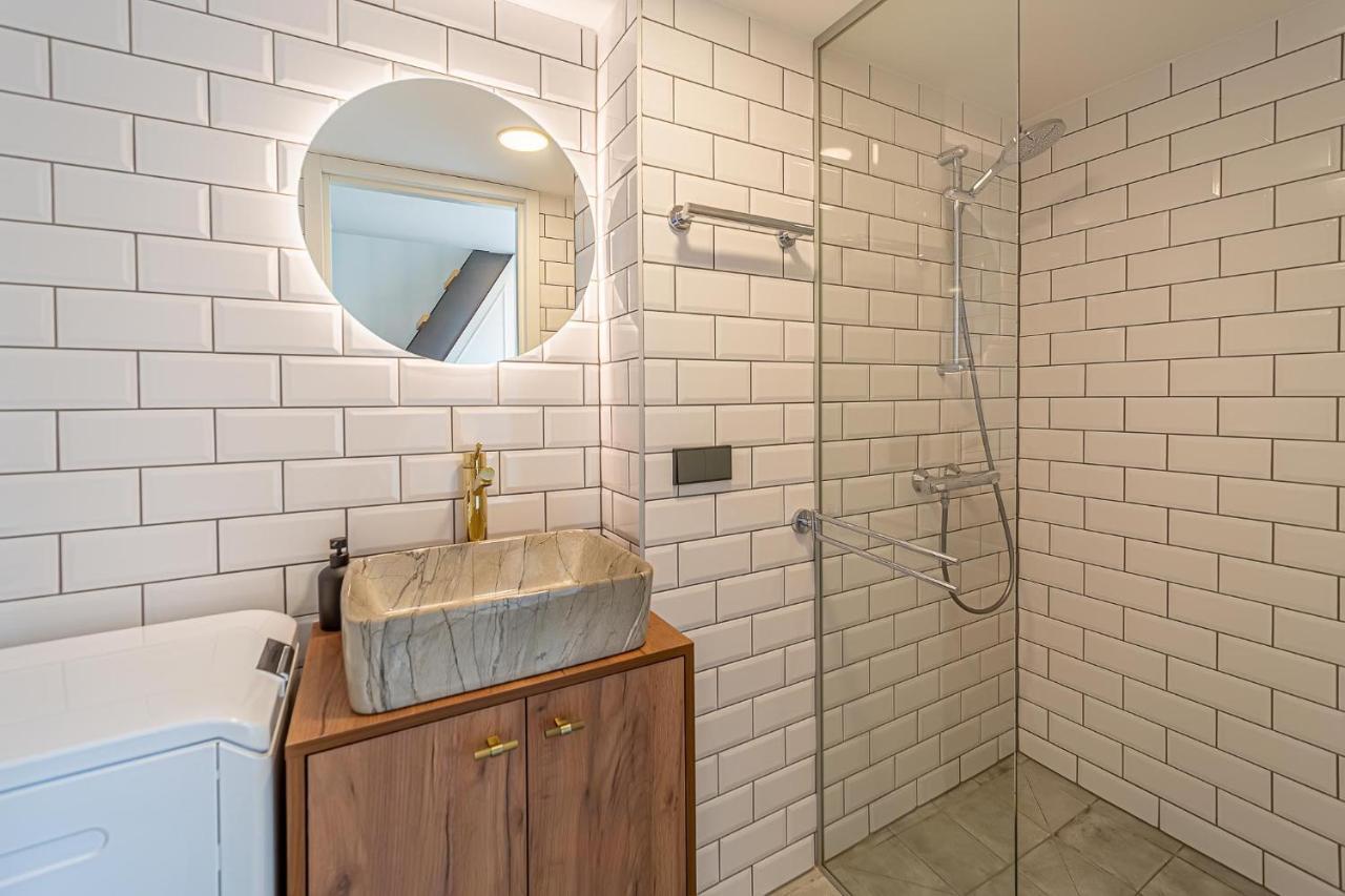 Ministerija Loft Apartment With Parking & Ac 考纳斯 外观 照片